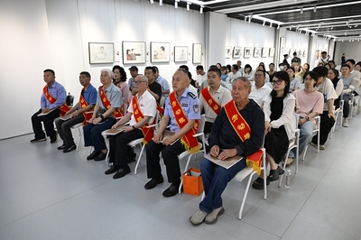 “中國(guó)夢(mèng)·勞動(dòng)美”慶祝中華全國(guó)總工會(huì)成立100周年勞模風(fēng)采藝術(shù)展開幕